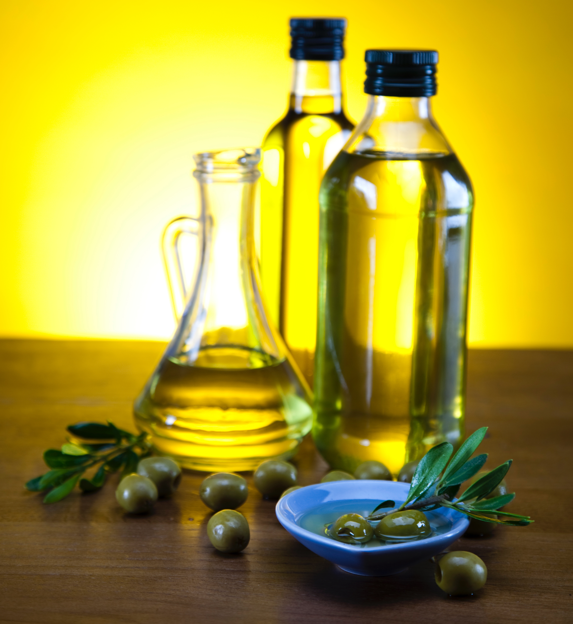 Oljčno olje lahko precej izboljša hrano